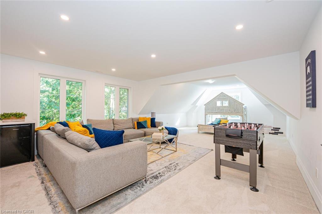 8767 Twiss Road, Milton, ON - Indoor Photo Showing Living Room