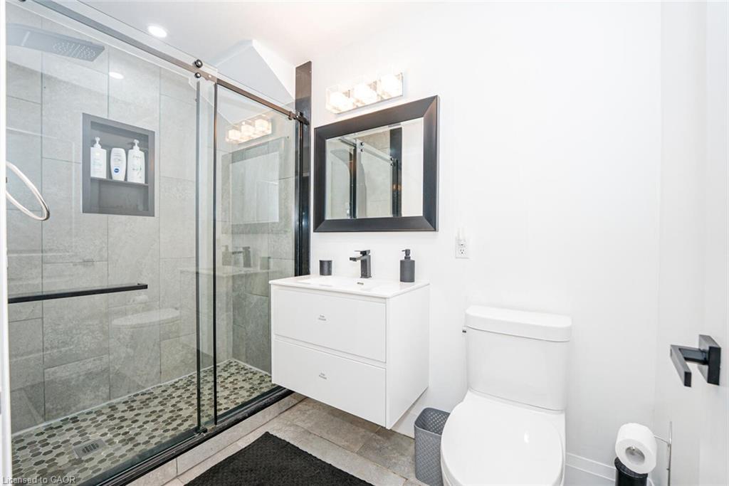 8767 Twiss Road, Milton, ON - Indoor Photo Showing Bathroom
