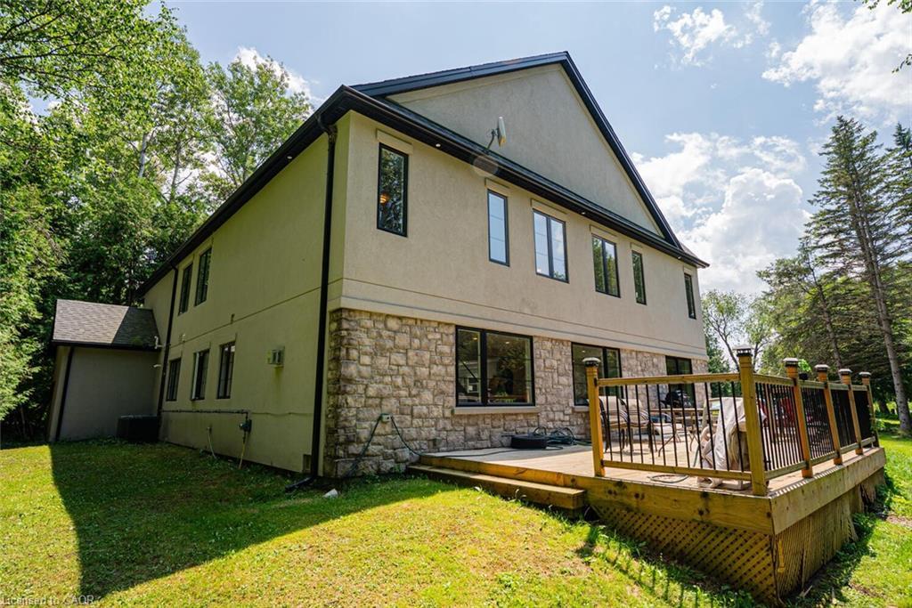 8767 Twiss Road, Milton, ON - Outdoor With Deck Patio Veranda With Exterior