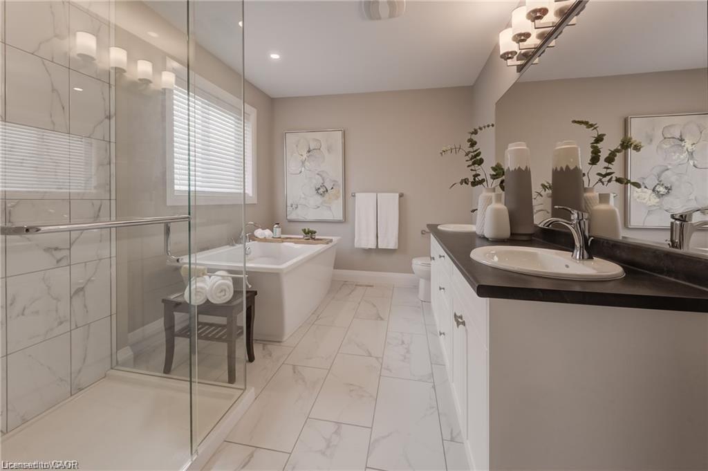 435 Westhaven Street, Waterloo, ON - Indoor Photo Showing Bathroom