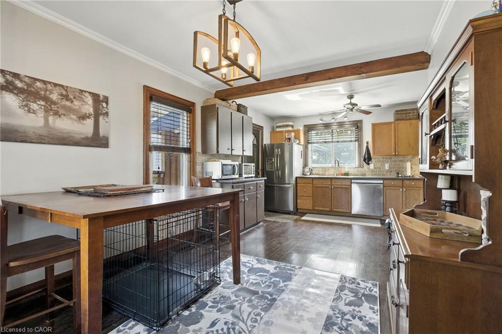 4 Lincoln Avenue, St. Catharines, ON - Indoor Photo Showing Dining Room
