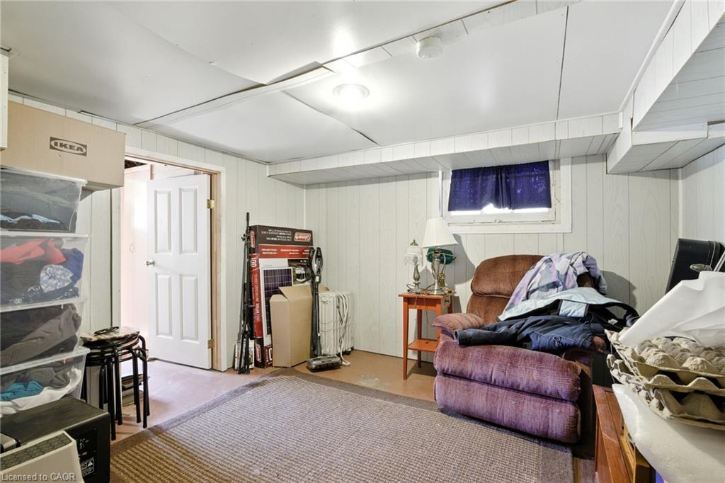 4 Lincoln Avenue, St. Catharines, ON - Indoor