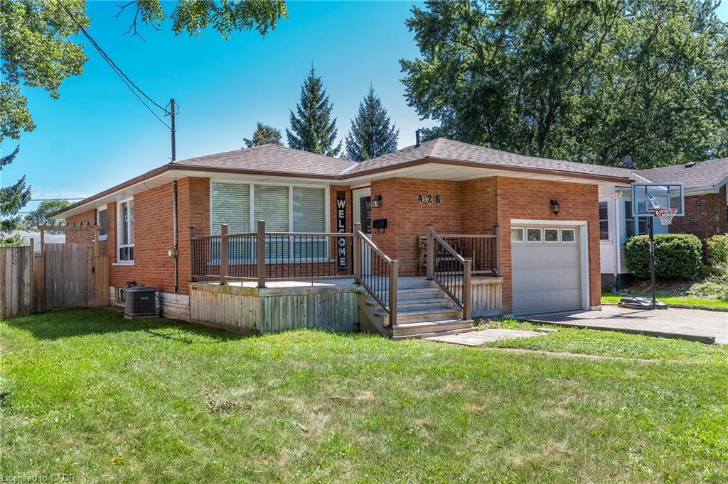 426 Clare Avenue, Welland, ON - Outdoor With Deck Patio Veranda