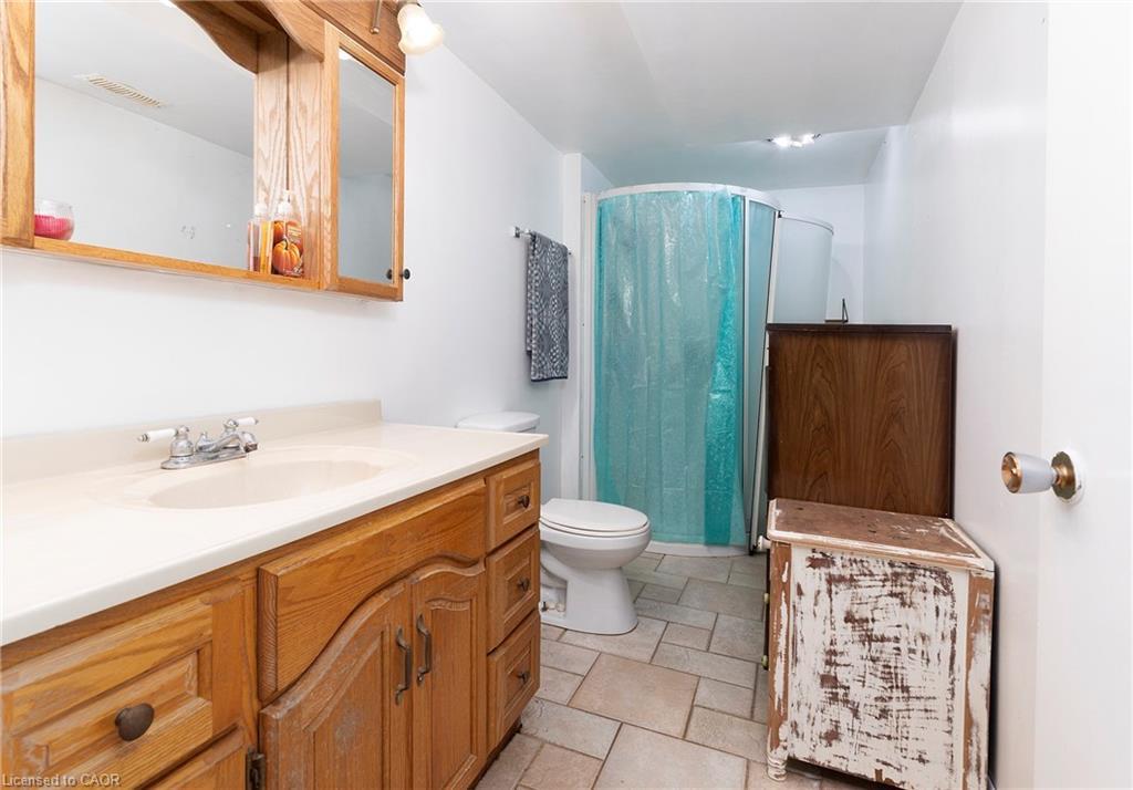 426 Clare Avenue, Welland, ON - Indoor Photo Showing Bathroom