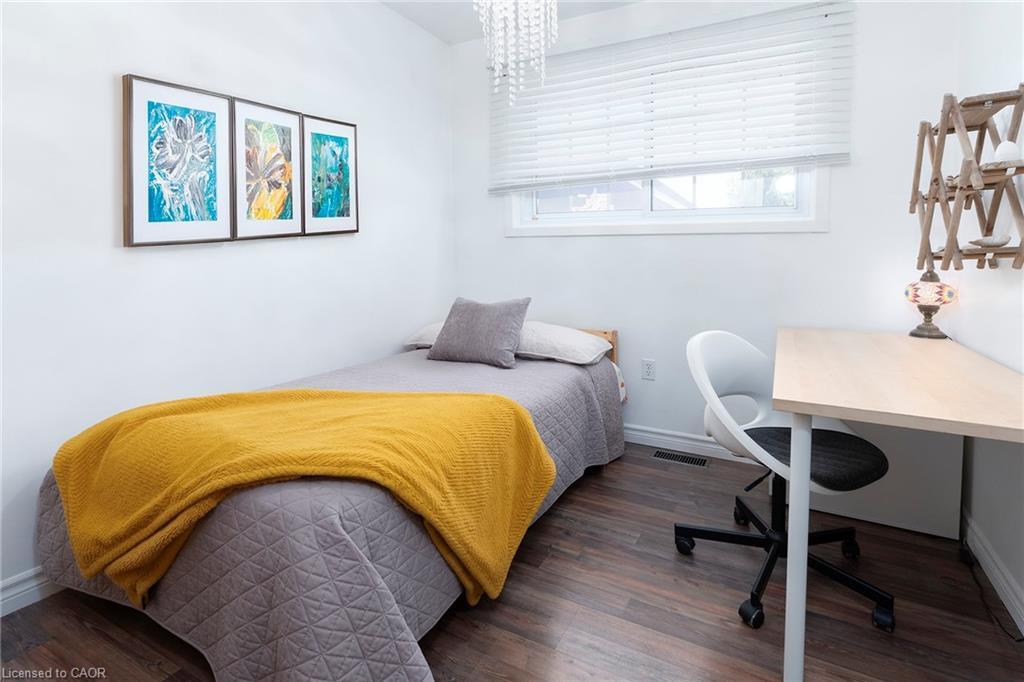 426 Clare Avenue, Welland, ON - Indoor Photo Showing Bedroom