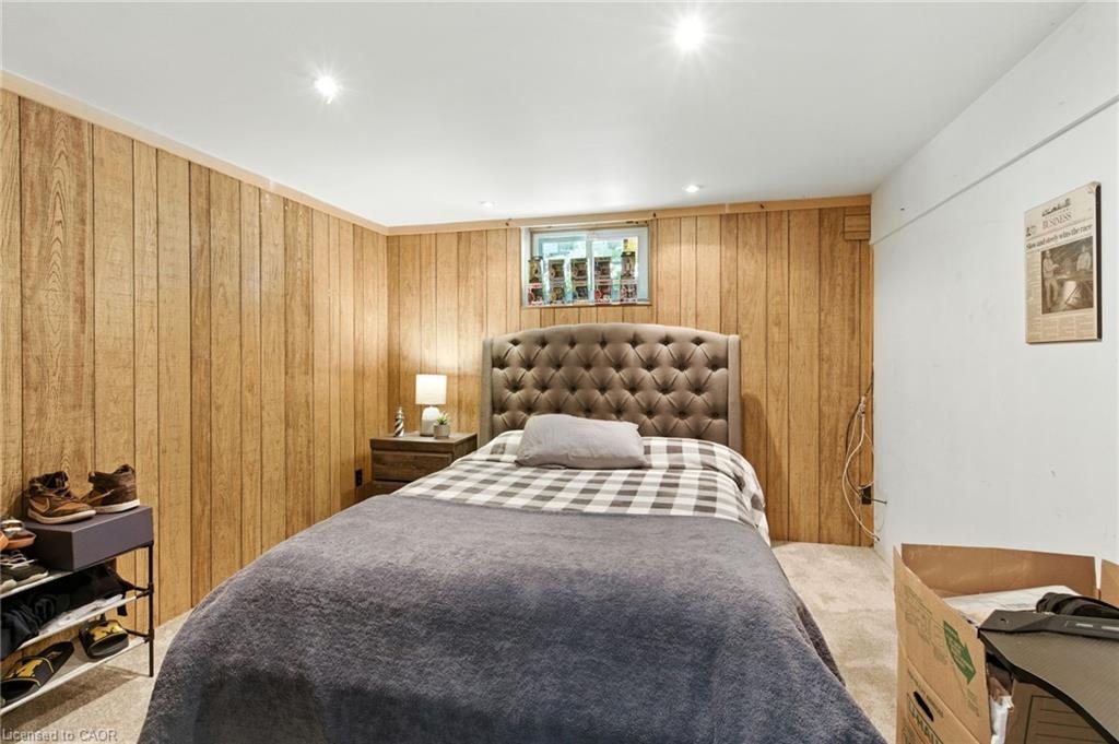 2224 Ghent Avenue, Burlington, ON - Indoor Photo Showing Bedroom