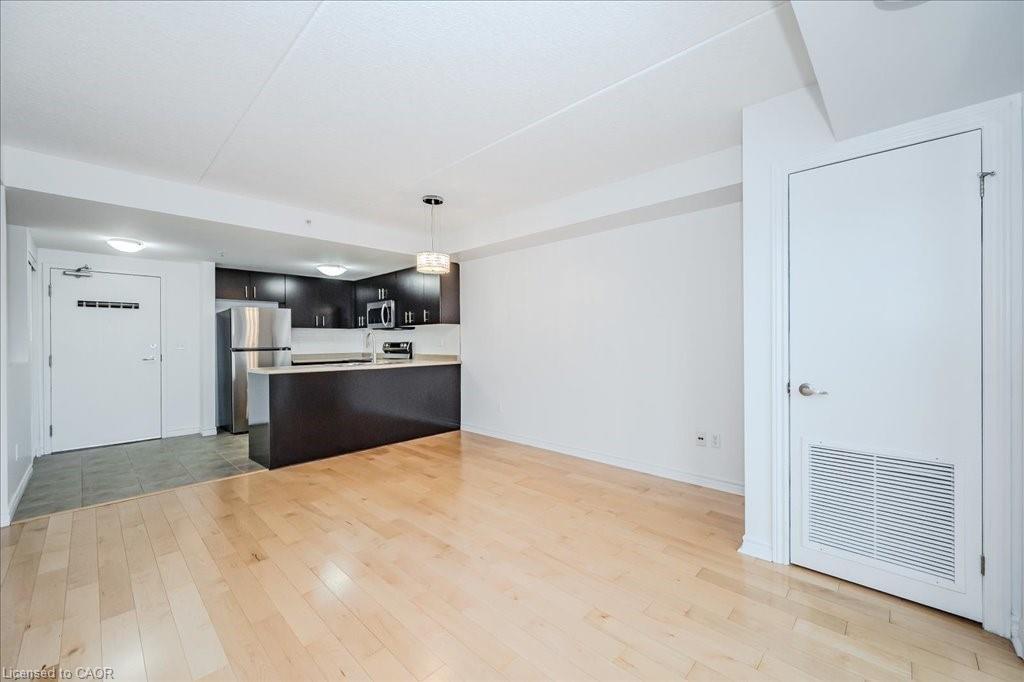 202-41 Goodwin Drive, Guelph, ON - Indoor Photo Showing Kitchen