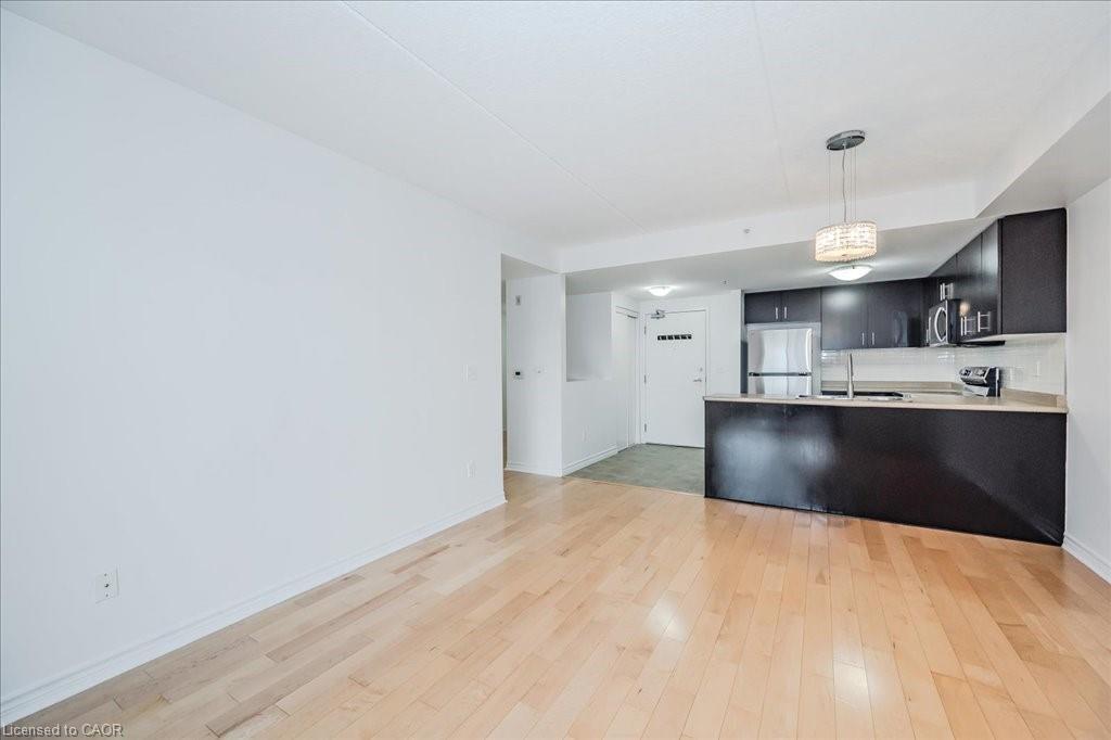 202-41 Goodwin Drive, Guelph, ON - Indoor Photo Showing Kitchen