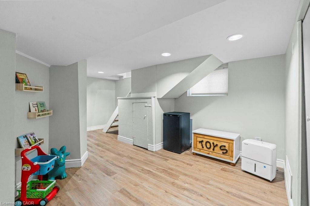 18 Park Row N, Hamilton, ON - Indoor