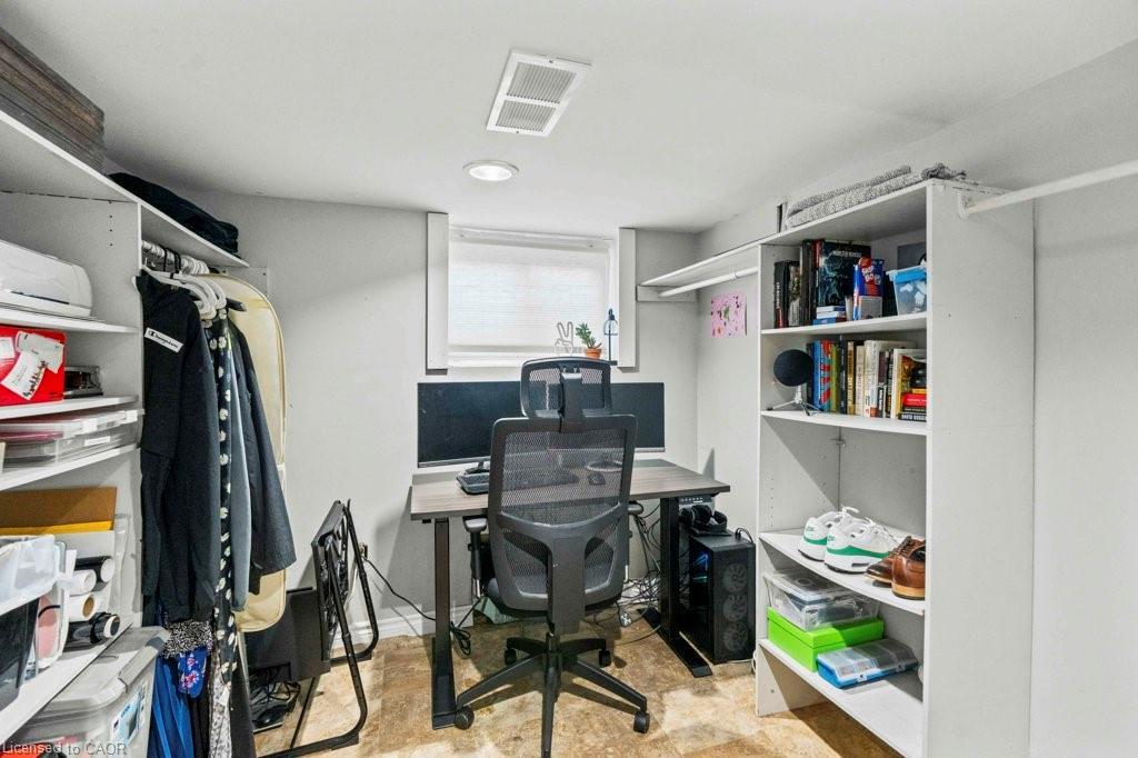 18 Park Row N, Hamilton, ON - Indoor Photo Showing Office