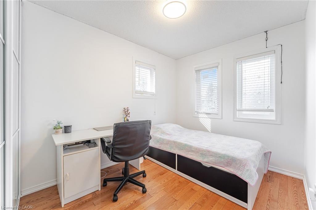 30-833 Scollard Court, Mississauga, ON - Indoor Photo Showing Bedroom