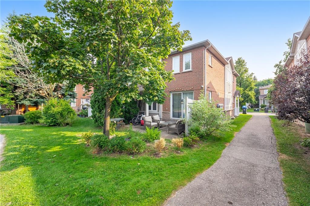 30-833 Scollard Court, Mississauga, ON - Outdoor