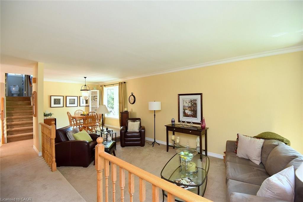 2 Novoco Drive, Hamilton, ON - Indoor Photo Showing Living Room