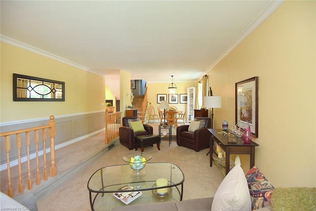 2 Novoco Drive, Hamilton, ON - Indoor Photo Showing Living Room