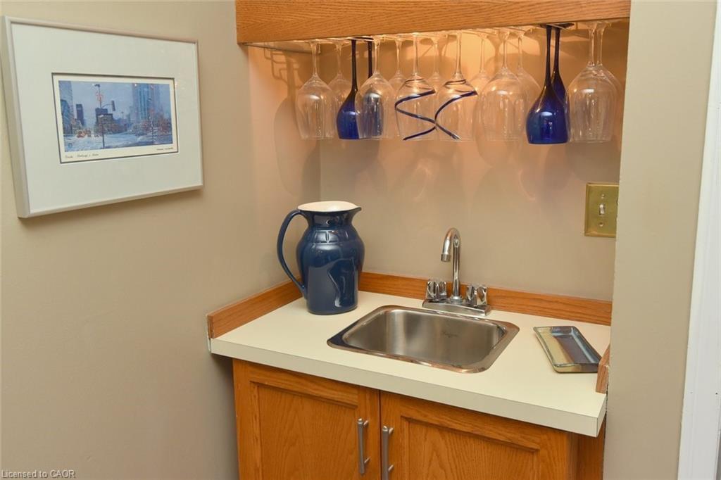 2 Novoco Drive, Hamilton, ON - Indoor Photo Showing Other Room