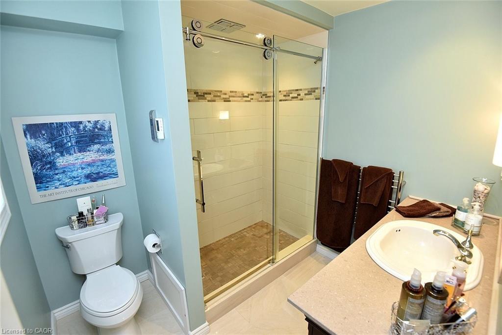 2 Novoco Drive, Hamilton, ON - Indoor Photo Showing Bathroom