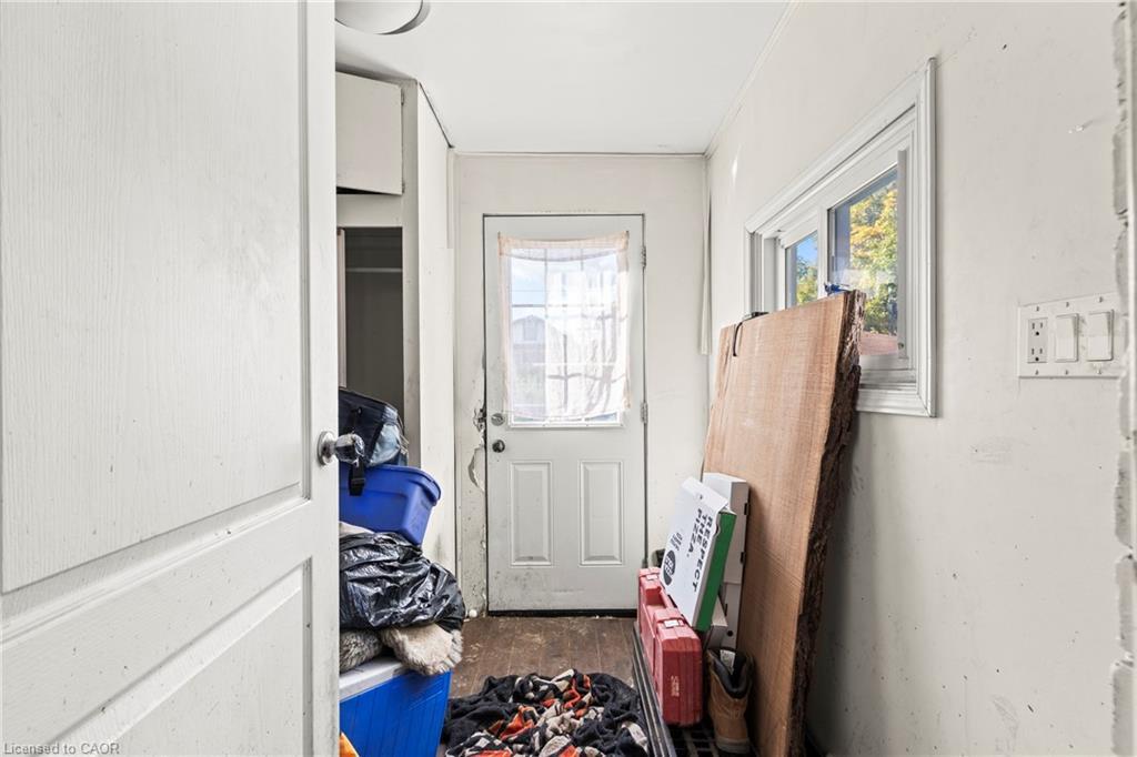 4541 Fourth Avenue, Niagara Falls, ON - Indoor Photo Showing Other Room