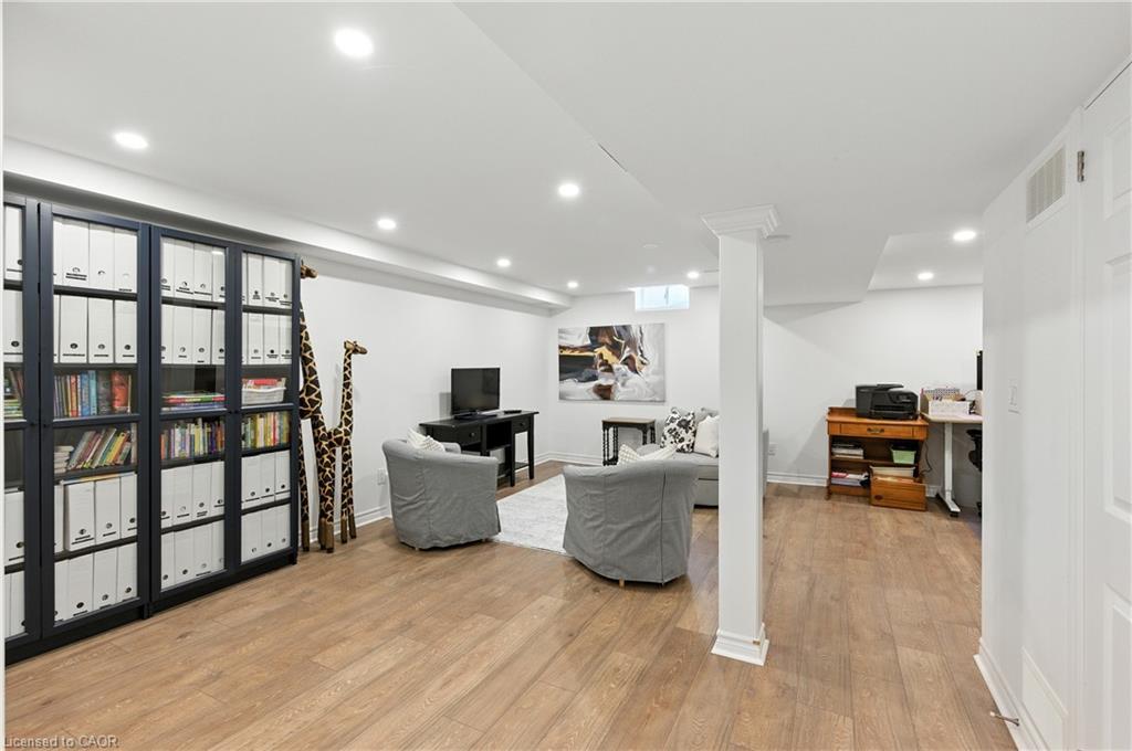 23-415 River Oaks Boulevard W, Oakville, ON - Indoor