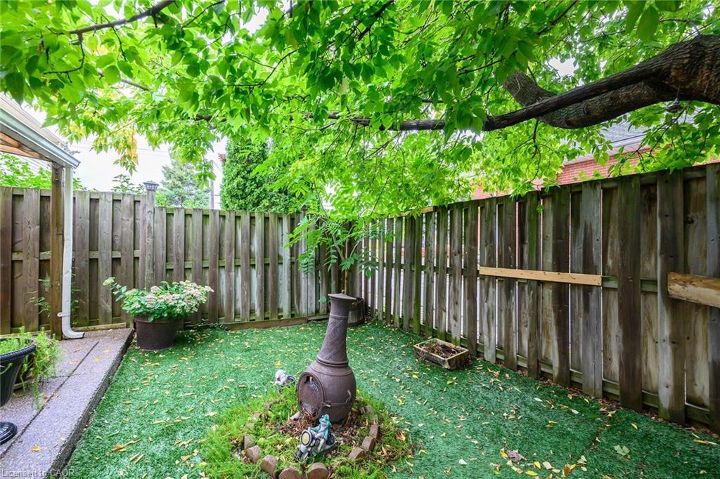 5 Vulcan Court, Hamilton, ON - Outdoor