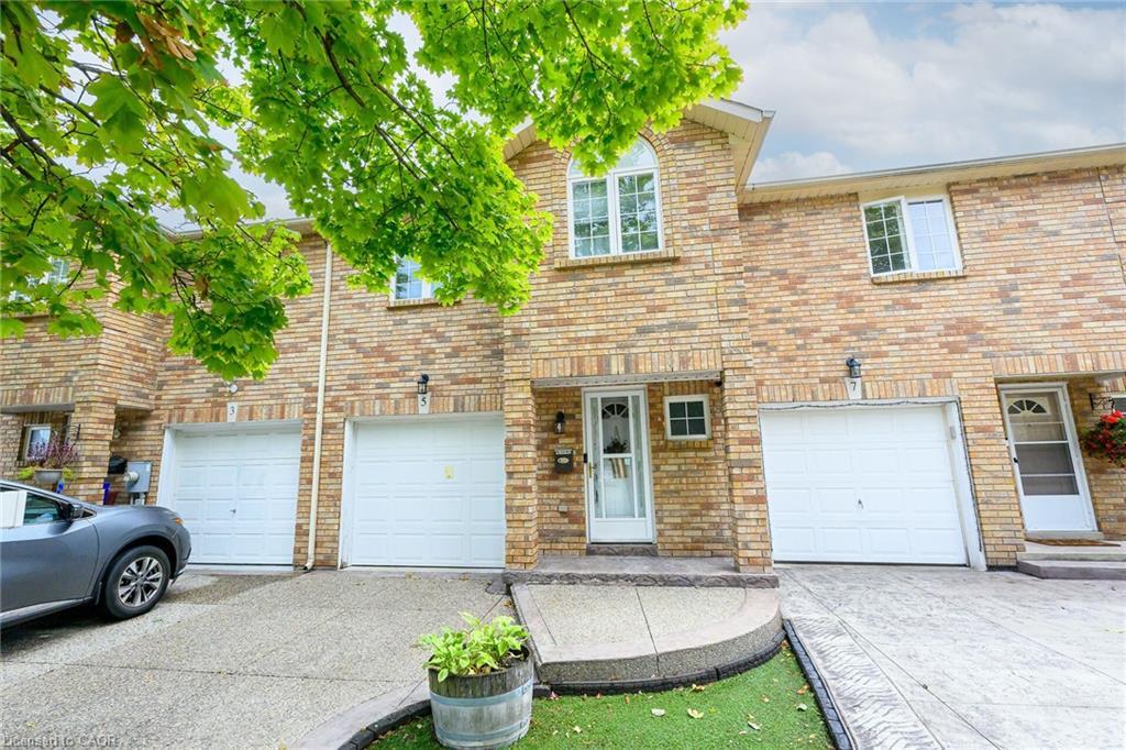 5 Vulcan Court, Hamilton, ON - Outdoor