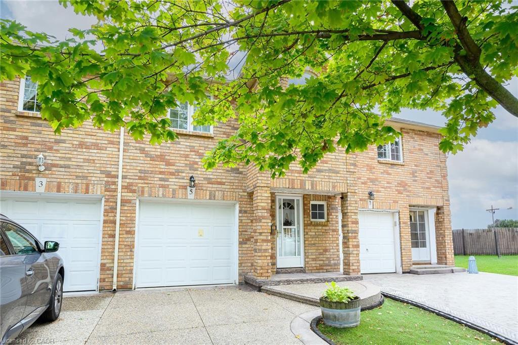 5 Vulcan Court, Hamilton, ON - Outdoor