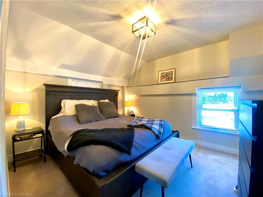 358 Dundas Street E, Hamilton, ON - Indoor Photo Showing Bedroom