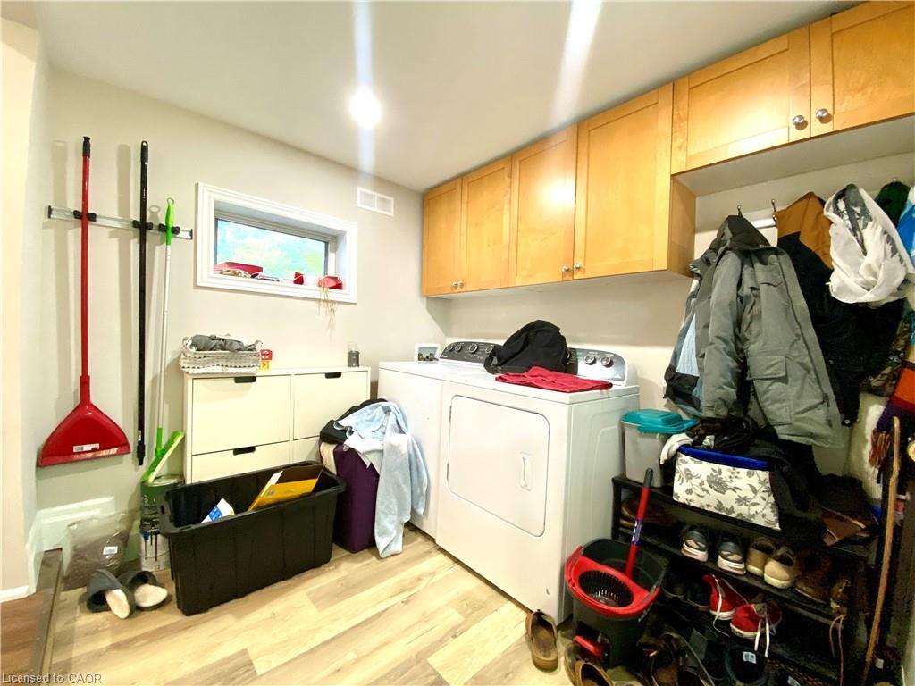 358 Dundas Street E, Hamilton, ON - Indoor Photo Showing Laundry Room