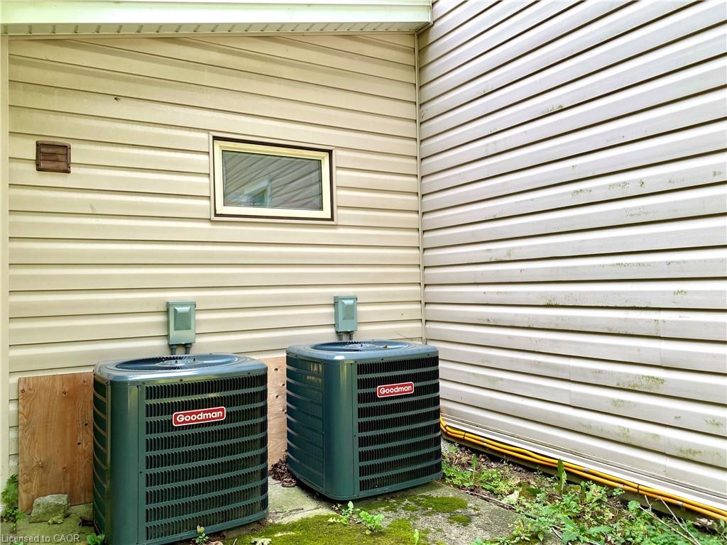 358 Dundas Street E, Hamilton, ON - Outdoor