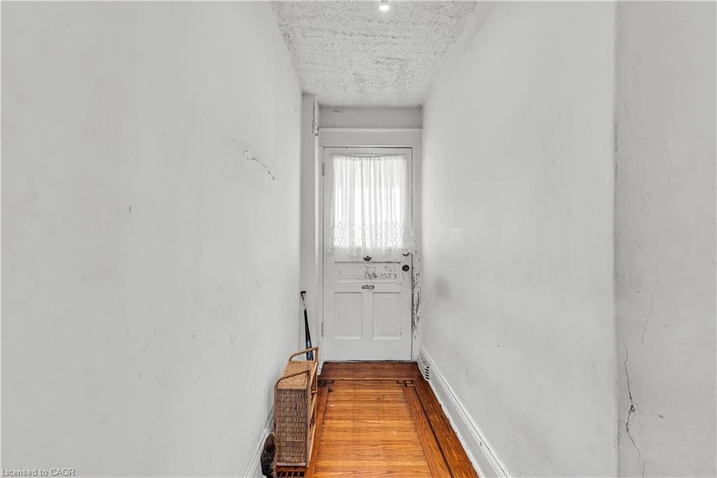 170 Grosvenor Avenue N, Hamilton, ON - Indoor Photo Showing Other Room