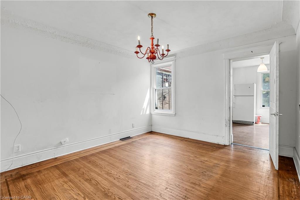 170 Grosvenor Avenue N, Hamilton, ON - Indoor Photo Showing Other Room