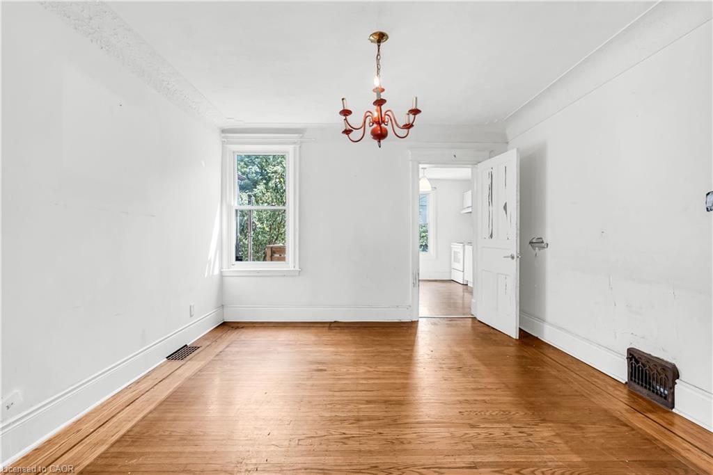 170 Grosvenor Avenue N, Hamilton, ON - Indoor Photo Showing Other Room