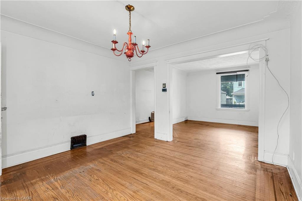 170 Grosvenor Avenue N, Hamilton, ON - Indoor Photo Showing Other Room