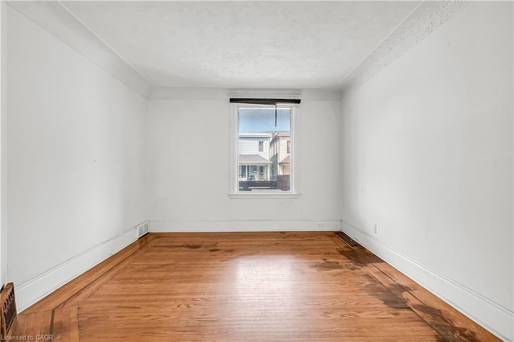 170 Grosvenor Avenue N, Hamilton, ON - Indoor Photo Showing Other Room