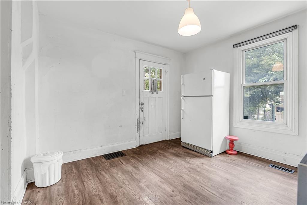 170 Grosvenor Avenue N, Hamilton, ON - Indoor Photo Showing Other Room