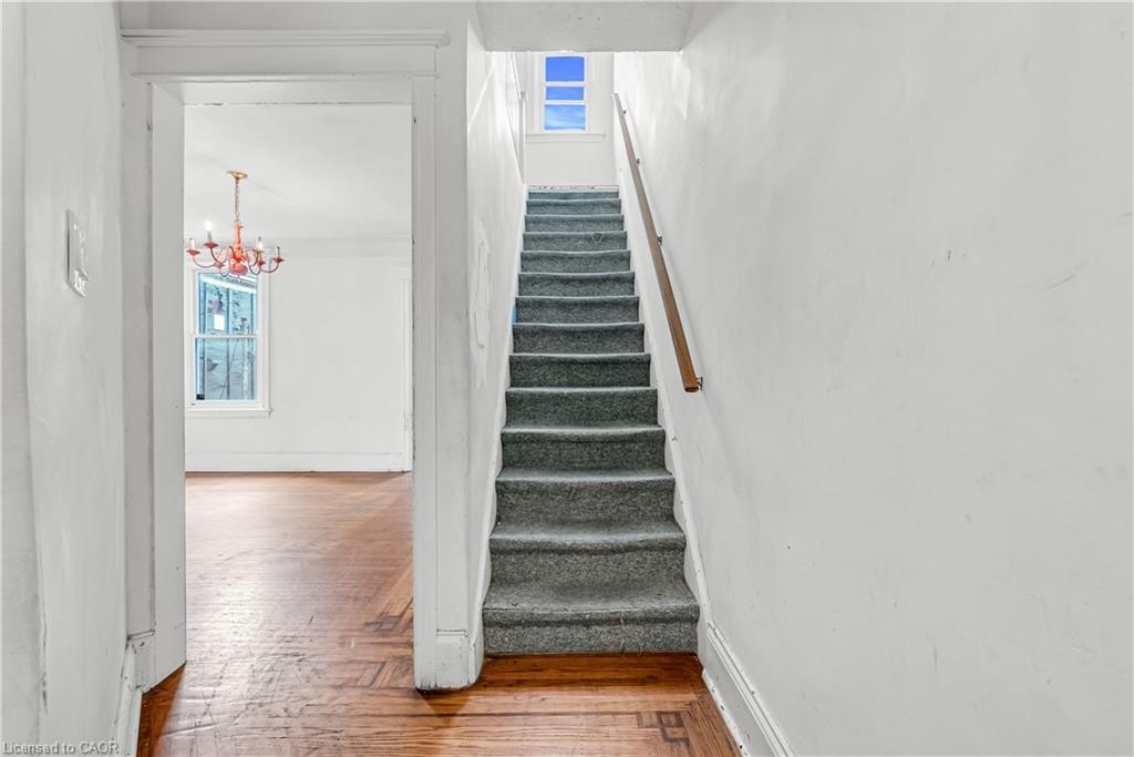 170 Grosvenor Avenue N, Hamilton, ON - Indoor Photo Showing Other Room