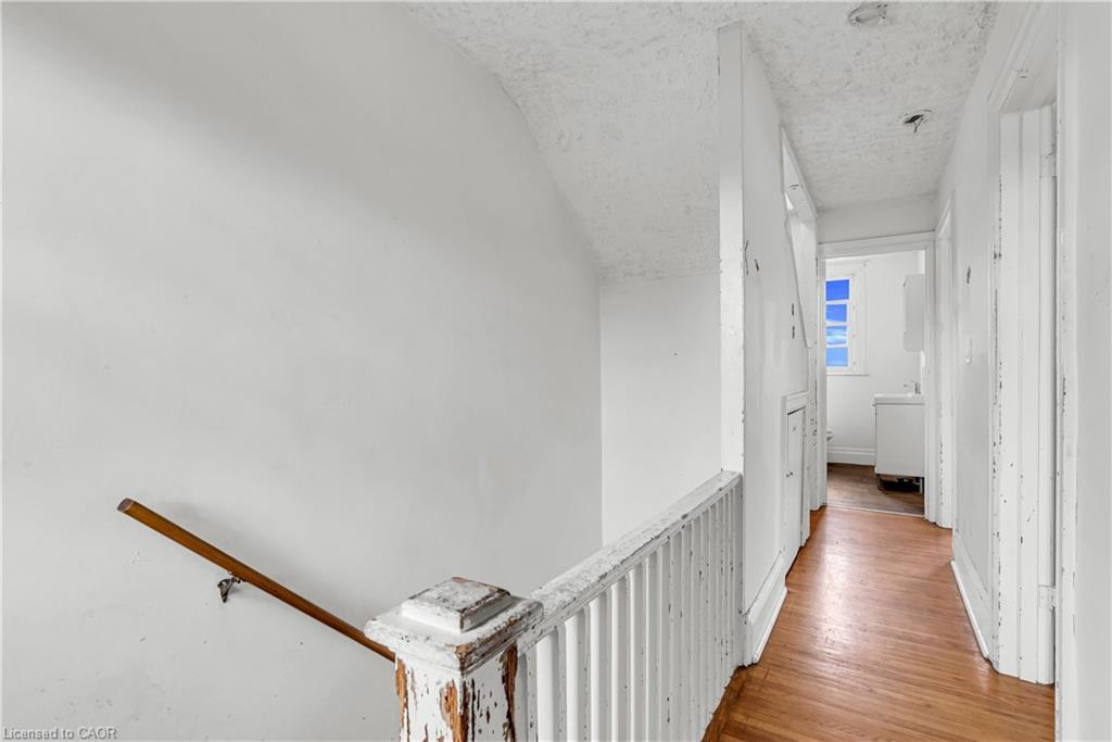 170 Grosvenor Avenue N, Hamilton, ON - Indoor Photo Showing Other Room