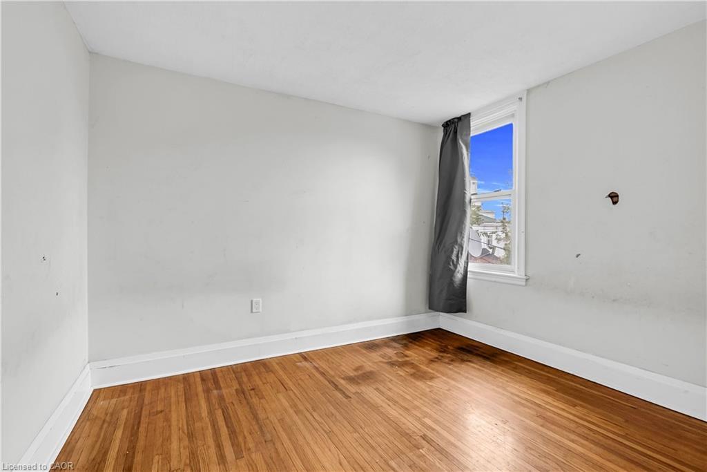 170 Grosvenor Avenue N, Hamilton, ON - Indoor Photo Showing Other Room