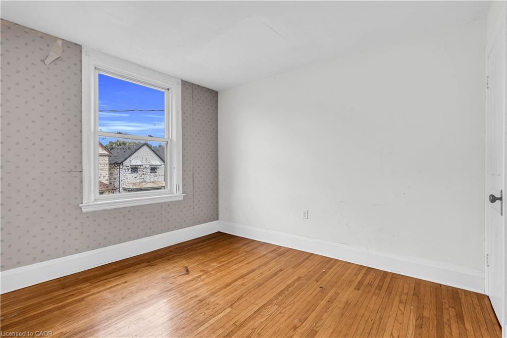 170 Grosvenor Avenue N, Hamilton, ON - Indoor Photo Showing Other Room