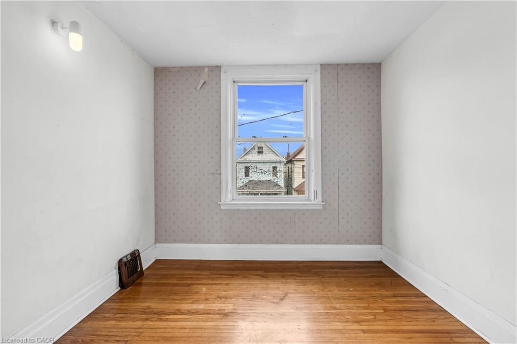 170 Grosvenor Avenue N, Hamilton, ON - Indoor Photo Showing Other Room