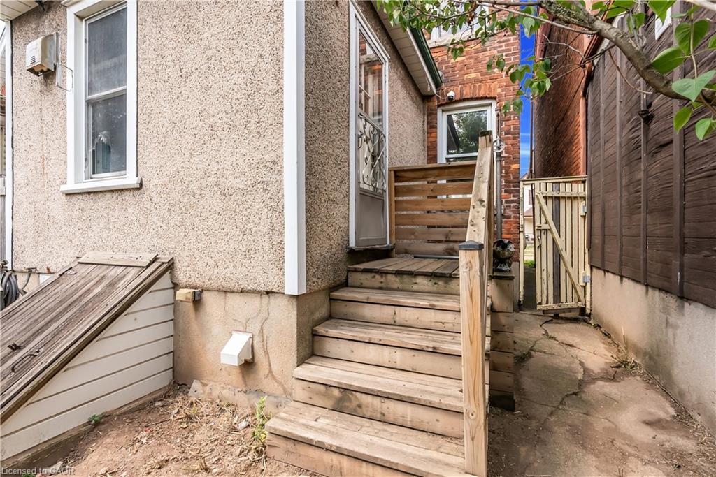 170 Grosvenor Avenue N, Hamilton, ON - Outdoor With Exterior