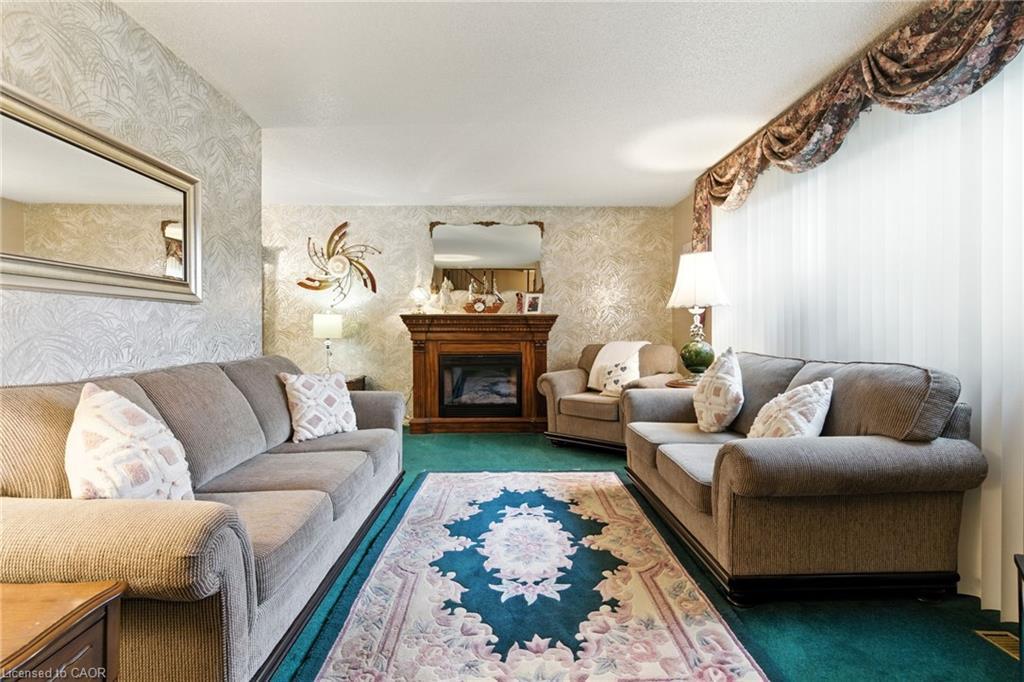 33 Bernard Street, Hamilton, ON - Indoor Photo Showing Living Room With Fireplace