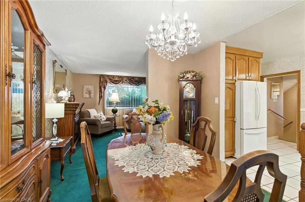 33 Bernard Street, Hamilton, ON - Indoor Photo Showing Dining Room