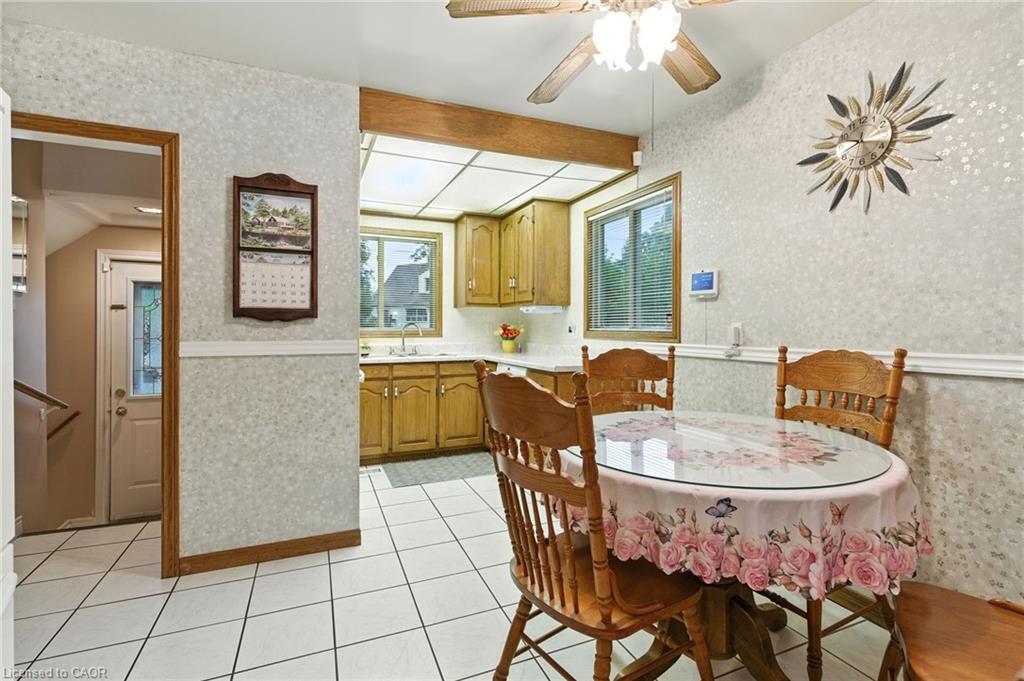 33 Bernard Street, Hamilton, ON - Indoor Photo Showing Dining Room