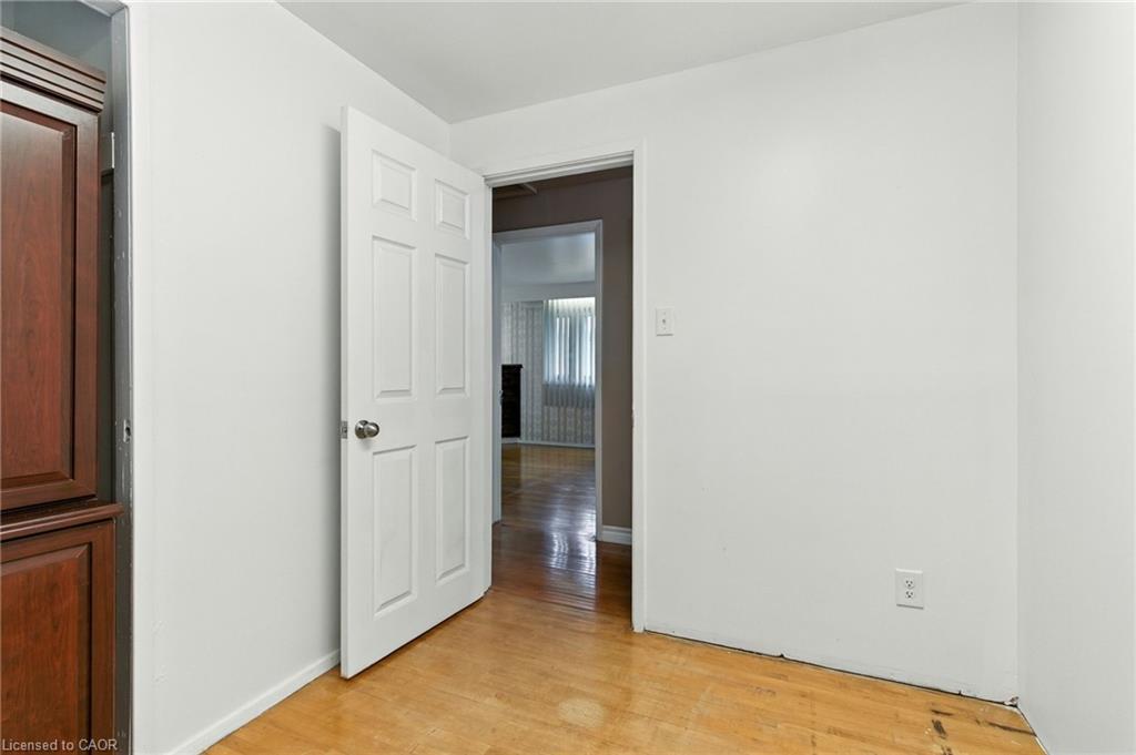 33 Bernard Street, Hamilton, ON - Indoor Photo Showing Other Room