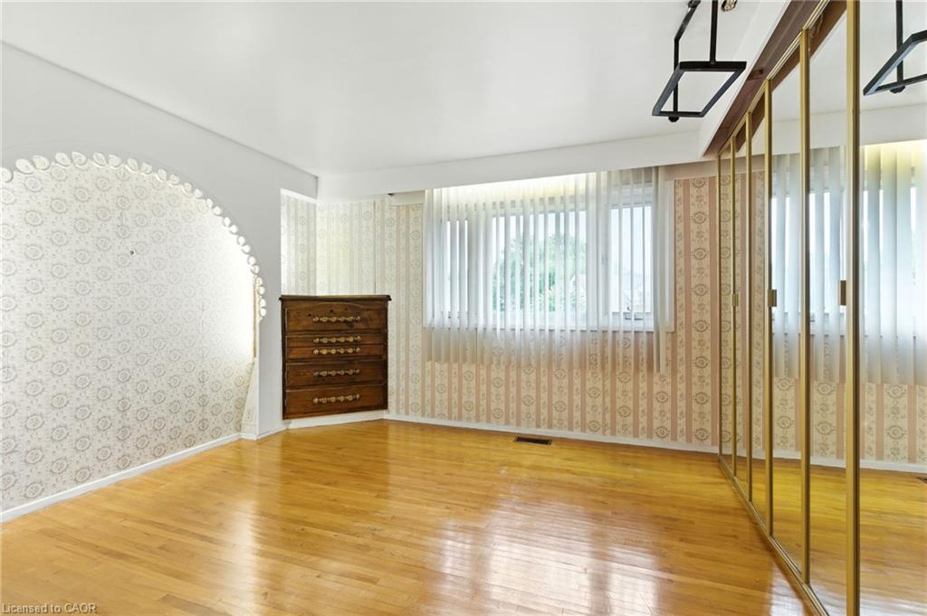 33 Bernard Street, Hamilton, ON - Indoor Photo Showing Other Room