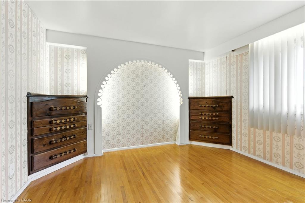 33 Bernard Street, Hamilton, ON - Indoor