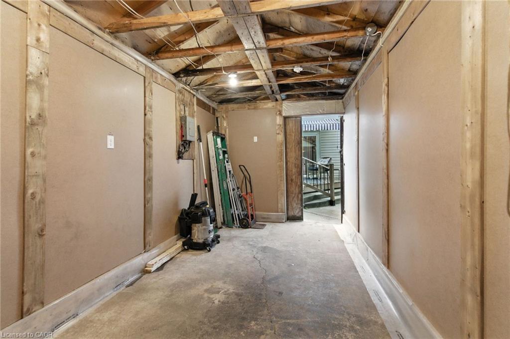 33 Bernard Street, Hamilton, ON - Indoor Photo Showing Basement
