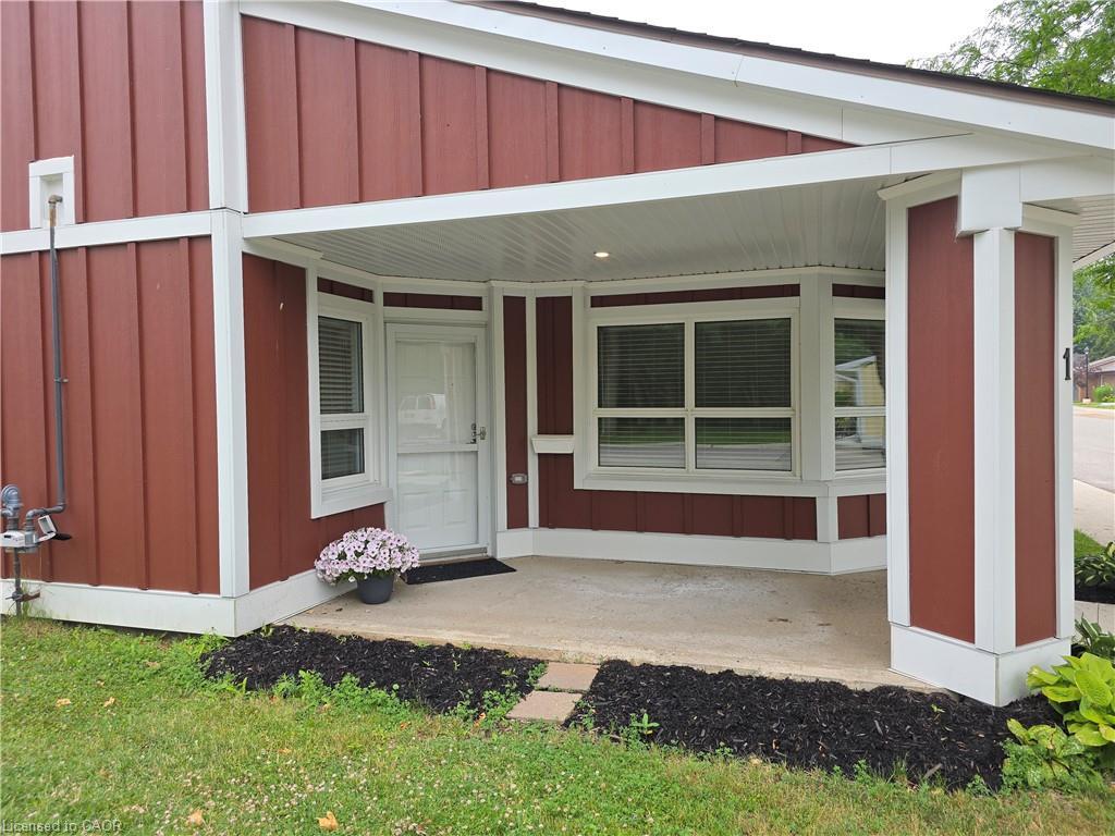 1 Szollosy Circle, Hamilton, ON - Outdoor With Exterior