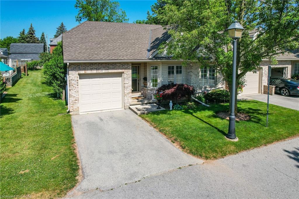 27-303 Central Avenue, Grimsby, ON - Outdoor