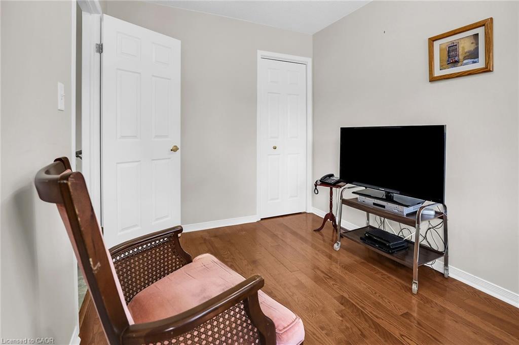 27-303 Central Avenue, Grimsby, ON - Indoor